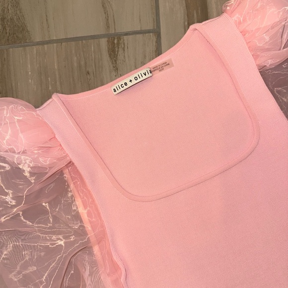 Alice and Olivia set Abella Tulle Puff-Sleeve Top and matching pants - Picture 6 of 7